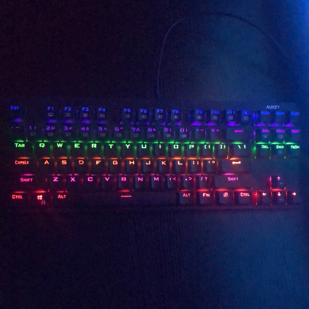 Aukey KM-G7 Mechanical Keyboard and a Razor Deathadder Elite Gaming Mouse.BUNDLE